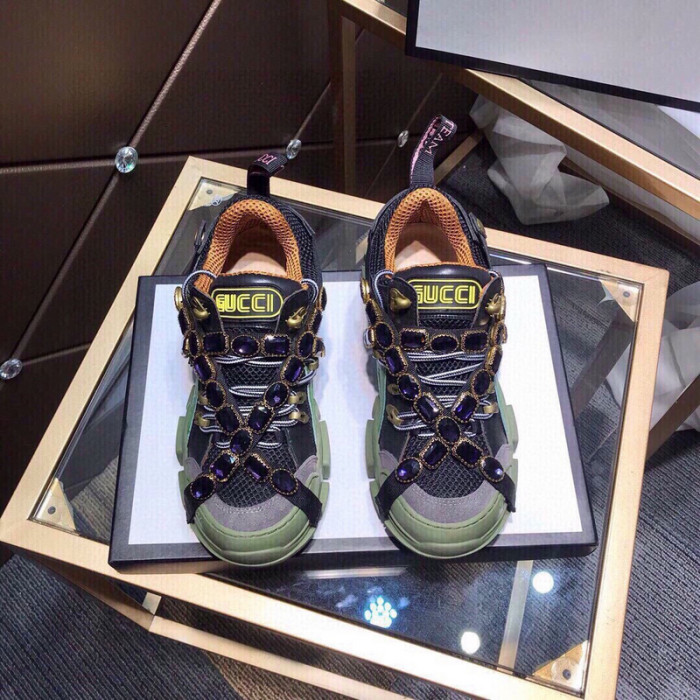 G*u*i* trainer sneaker104