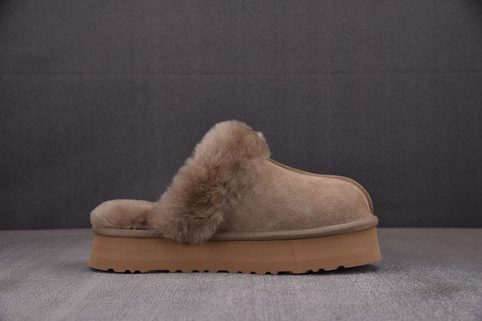 UGG SANDALS 1