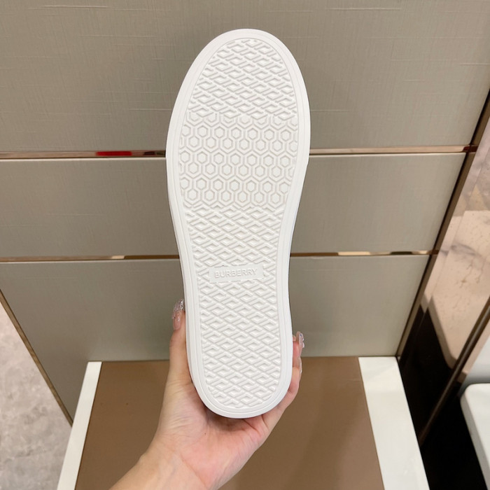 burber*y sneakers b000014