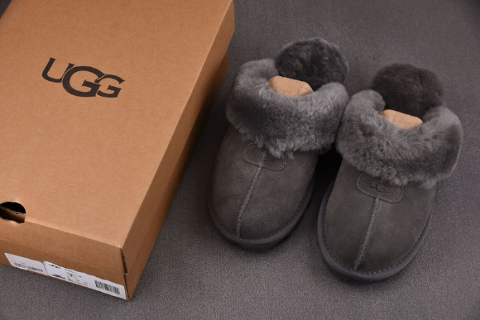 UGG SANDALS 4