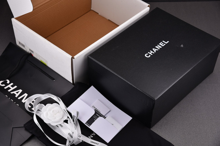 chane* snekaers c000028