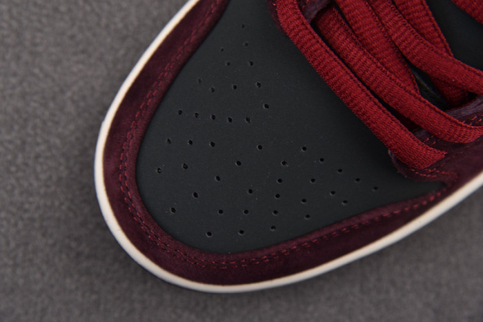 Riot Skateshop Nike SB Dunk Low FZ1289-200