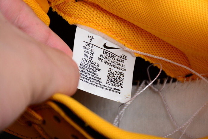 nike dunk low championship goldenrod dd1391-004