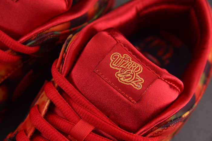 The Wizard of Oz Nike SB Dunk Low FZ1291-600