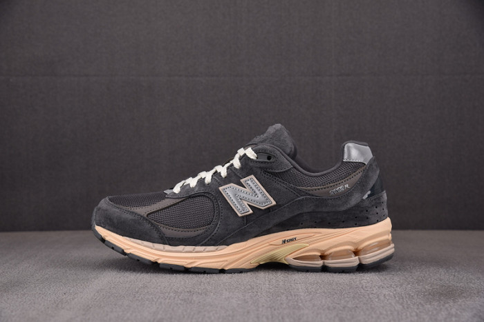 NEW BALANCE 2002R NB000039