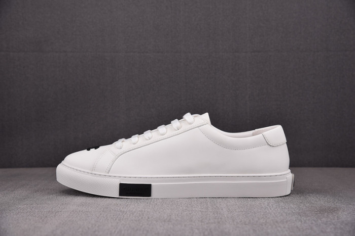 chane* snekaers c000031