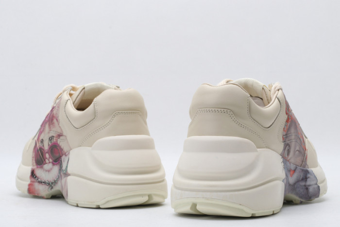 G*u*i* trainer sneaker22