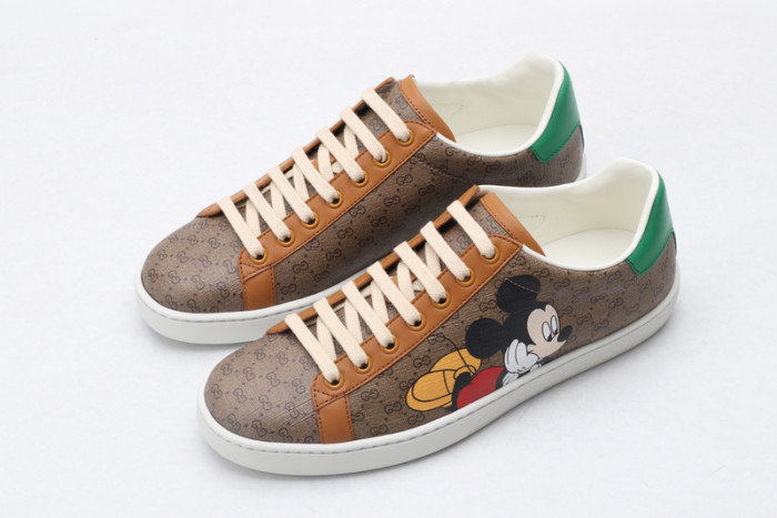 G*u*i* trainer sneaker52