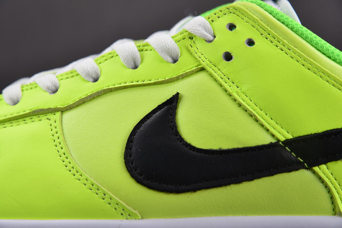 nike dunk low “glow in the dark” fj4610-702