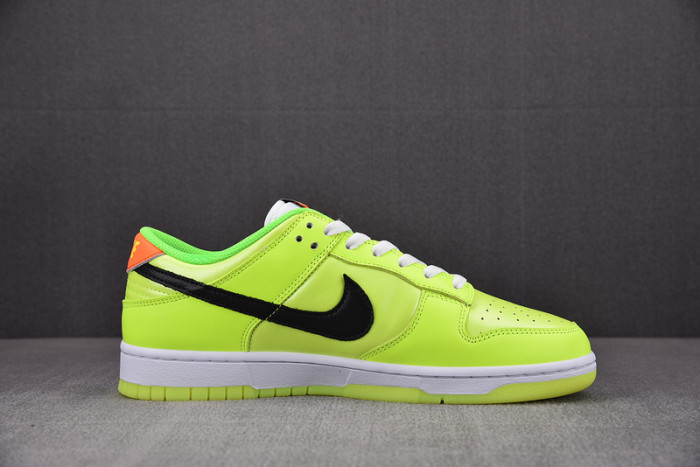 nike dunk low “glow in the dark” fj4610-702