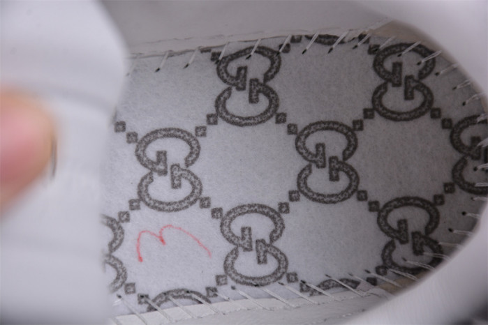 G*u*i* trainer sneaker103