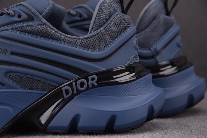 D1OR SNEAKERS B44 T0000-238