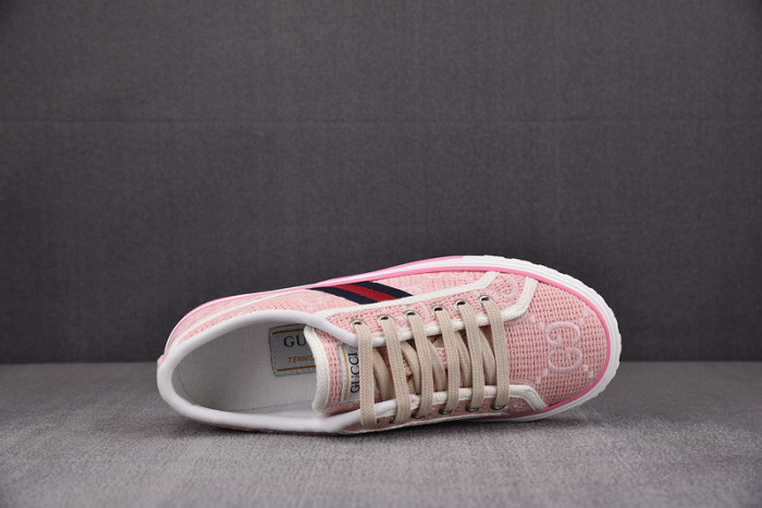 G*u*i* trainer sneaker94