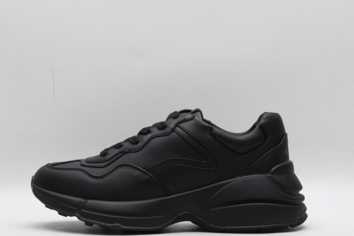 G*u*i* trainer sneaker86