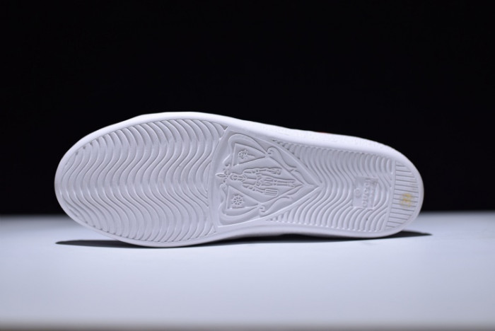 g*u*i ace embroidered low-top sneaker with red heart womens