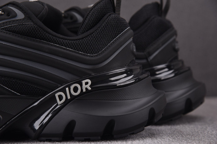 D1OR SNEAKERS B44 T0000-236