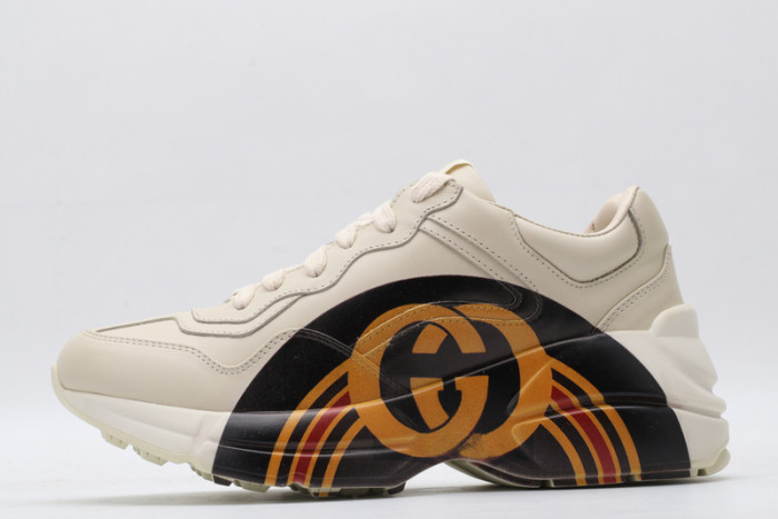 G*u*i* trainer sneaker34