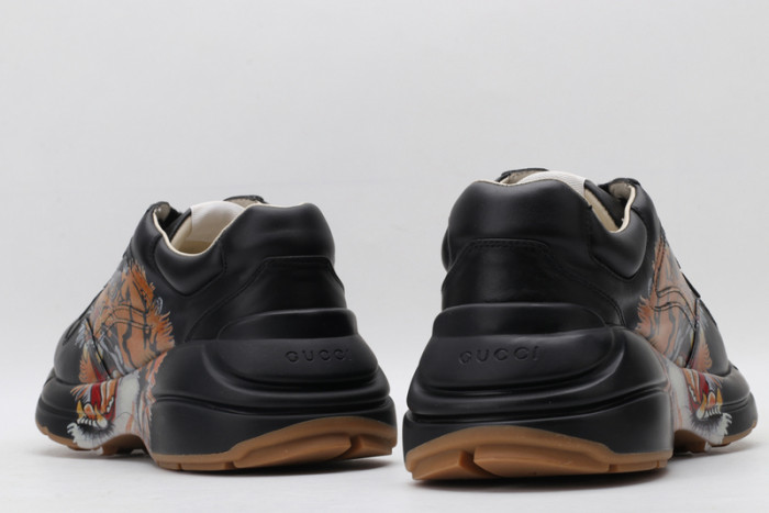 G*u*i* trainer sneaker36