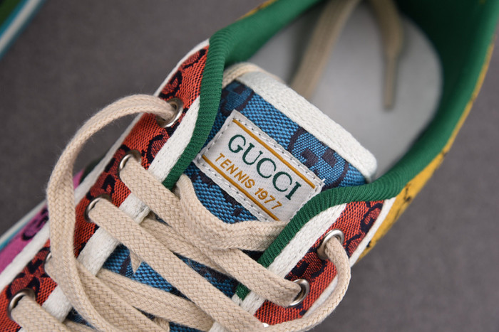 G*u*i* trainer sneaker96