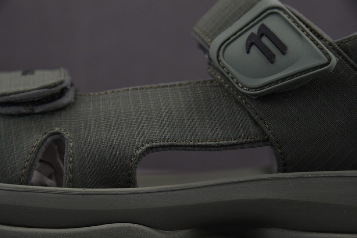 balenciag* sandal 40