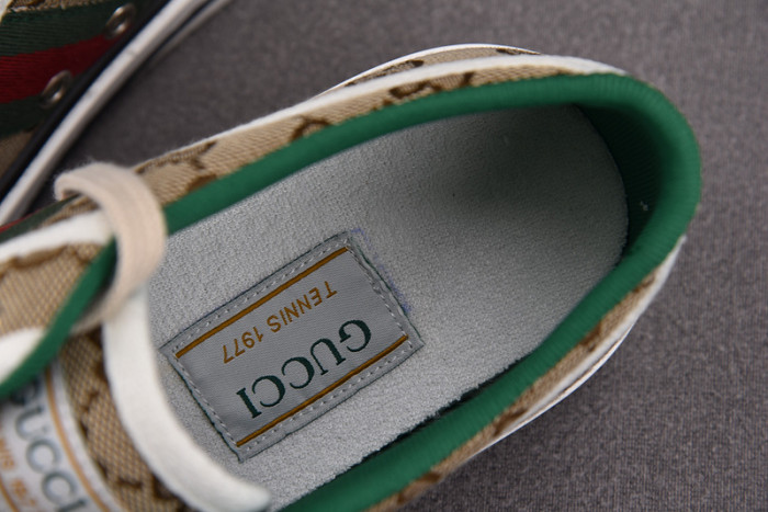 G*u*i* trainer sneaker93