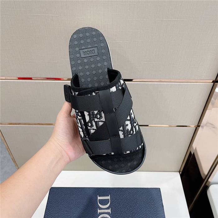 dio*r sandal 25
