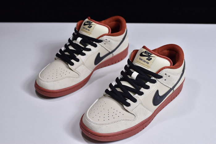 nike sb dunk low pro hennessy bq6817-100