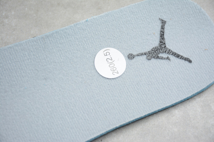 air jordan 1 mid light smoke grey 554724-092