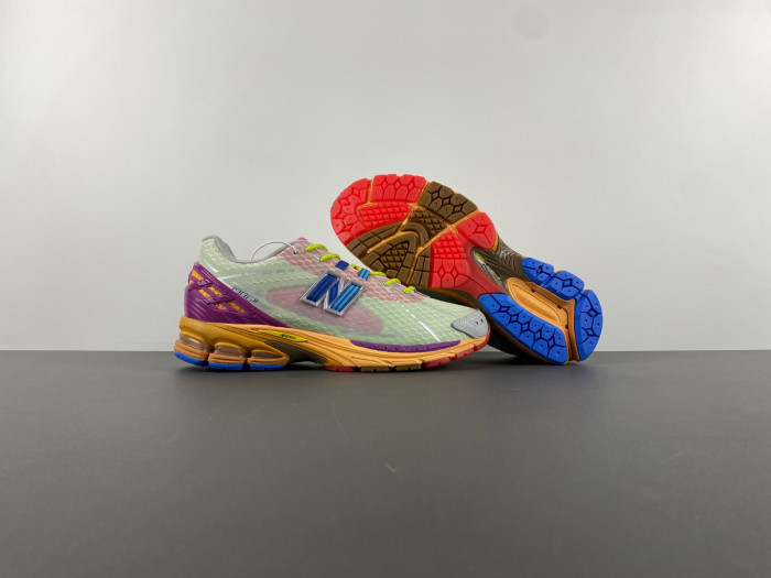 NEW BALANCE 1906R NB000051